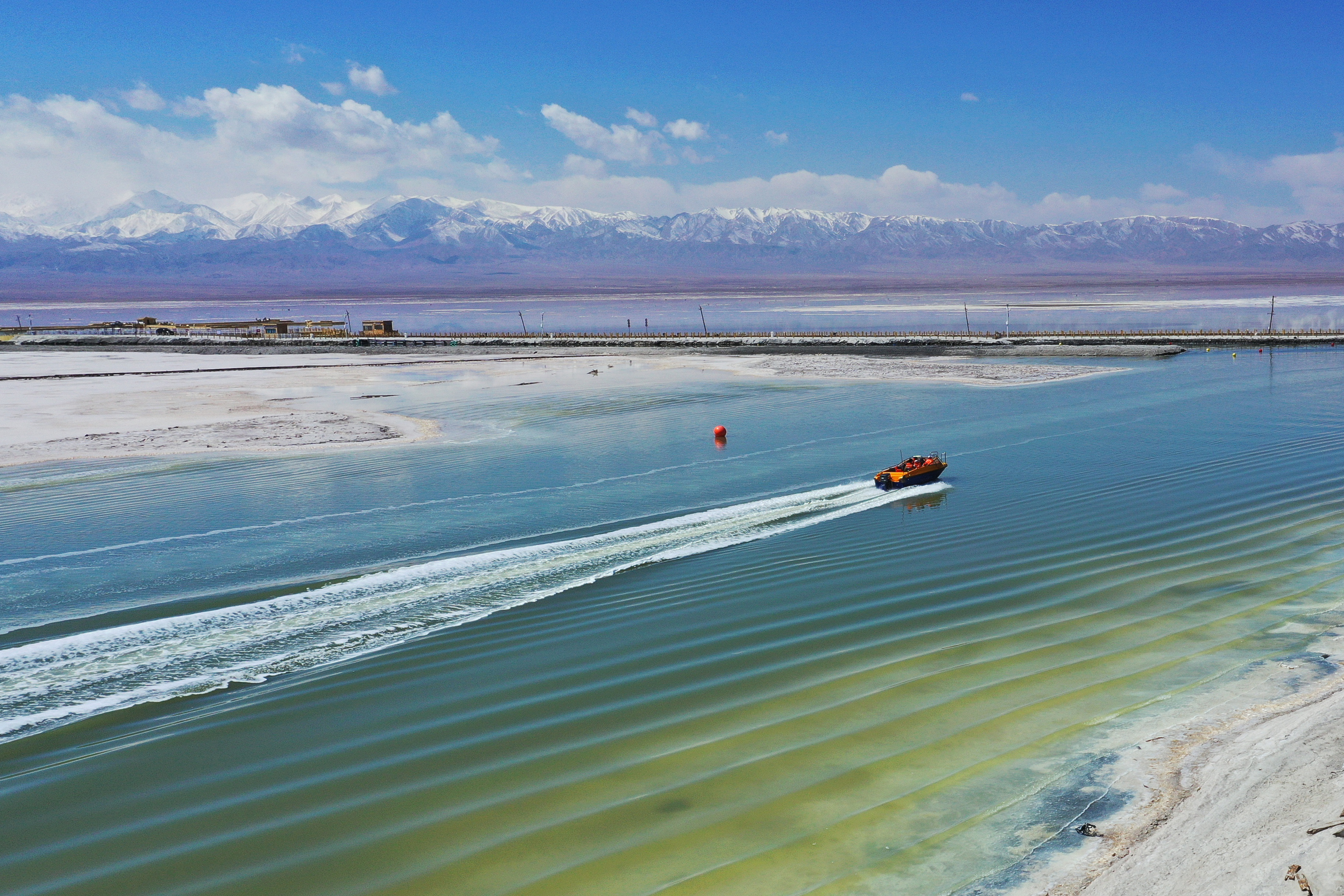 新疆盐湖景区图片图片